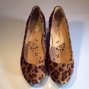 CHINESE LAUNDRY TAN LEOPARD PRINT SUEDE SHOES SIZE 8 1/2